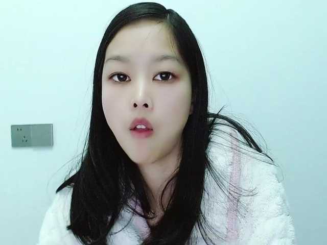 Selinababy99's BongaCams show and profile