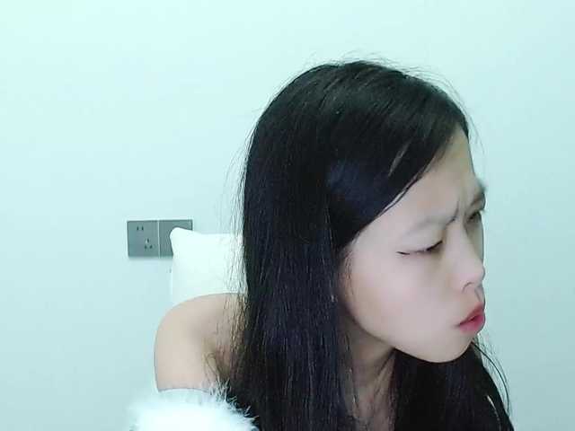 Selinababy99's BongaCams show and profile