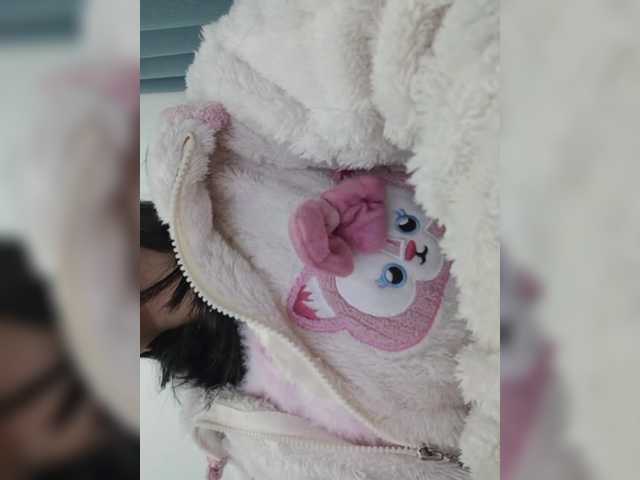 Selinababy99's BongaCams show and profile