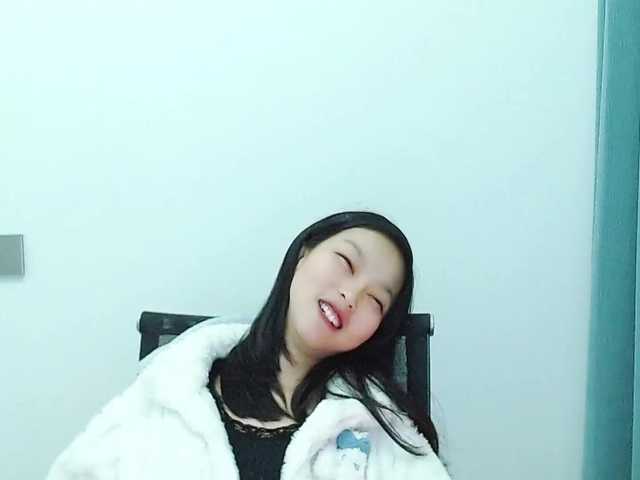 Selinababy99's BongaCams show and profile