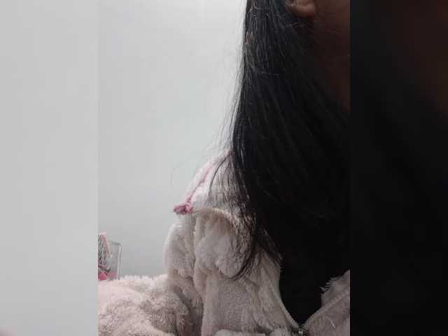 Selinababy99's BongaCams show and profile