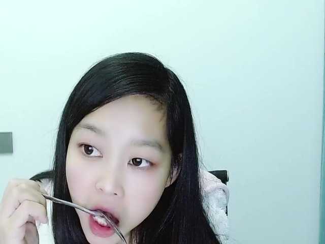 Selinababy99's BongaCams show and profile