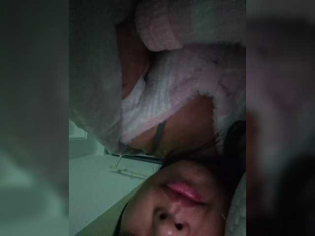 Selinababy99's BongaCams show and profile