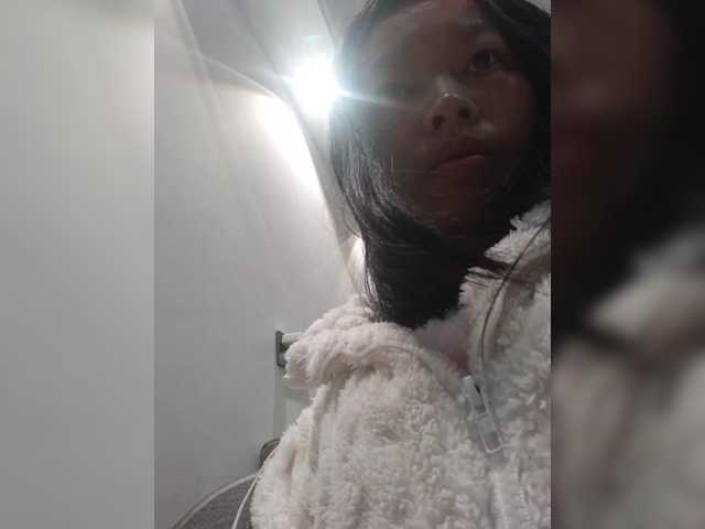 Selinababy99's BongaCams show and profile