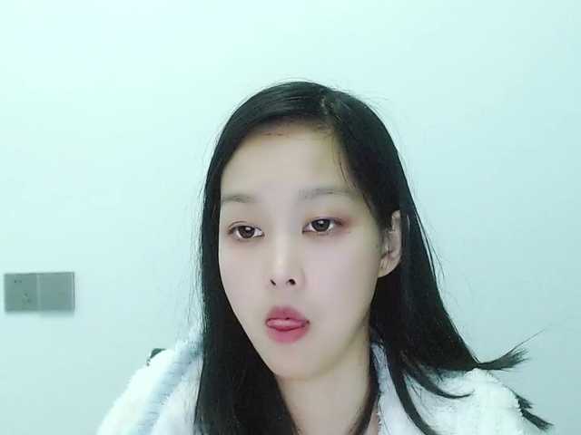 Selinababy99's BongaCams show and profile