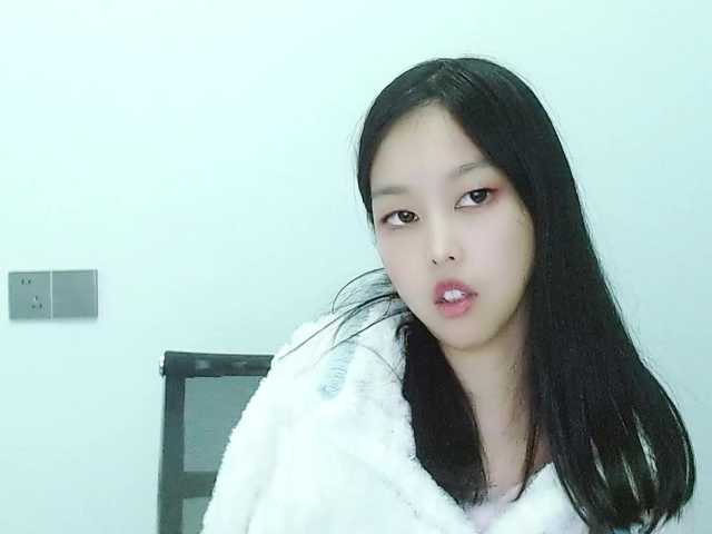 Selinababy99's BongaCams show and profile