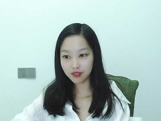 Selinababy99's BongaCams show and profile