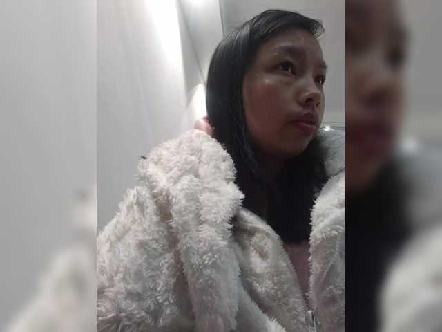 Selinababy99's BongaCams show and profile