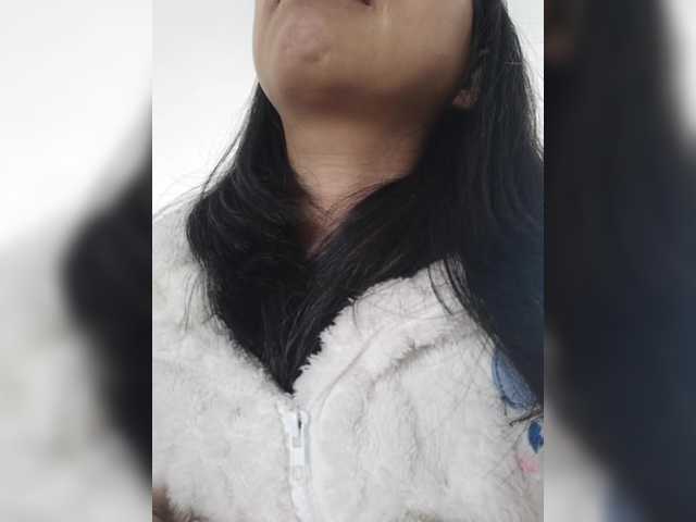 Selinababy99's BongaCams show and profile