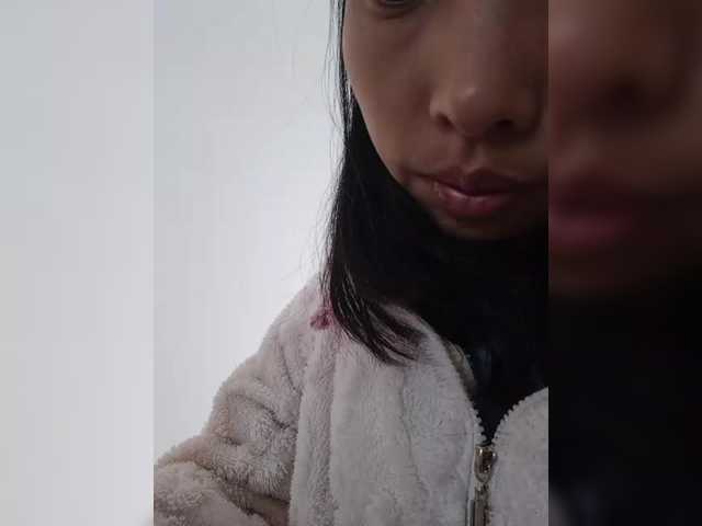 Selinababy99's BongaCams show and profile