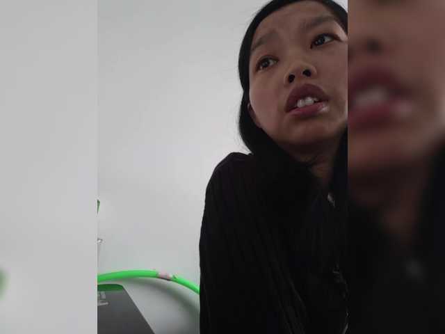 Selinababy99's BongaCams show and profile