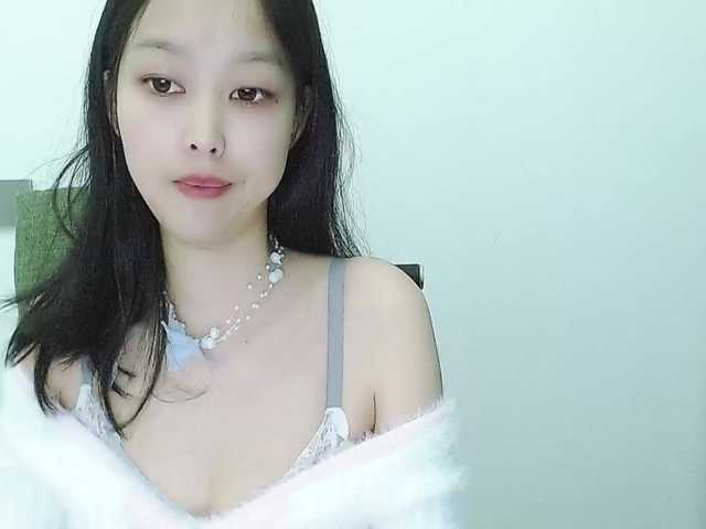 Selinababy99's BongaCams show and profile