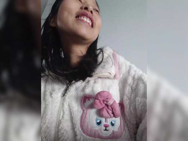 Selinababy99's BongaCams show and profile