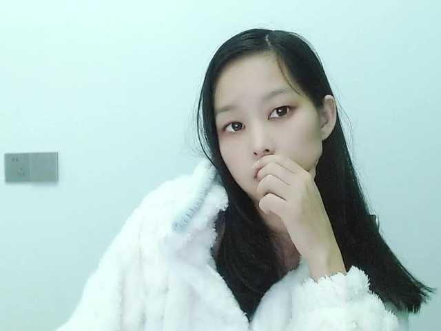 Selinababy99's BongaCams show and profile