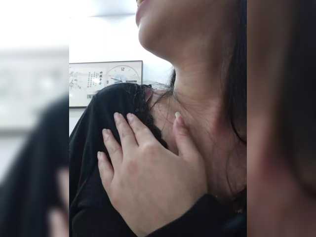 Selinababy99's BongaCams show and profile