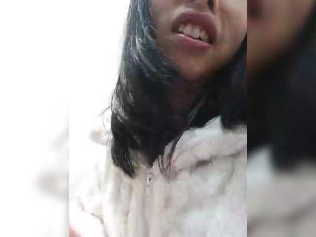 Selinababy99's BongaCams show and profile