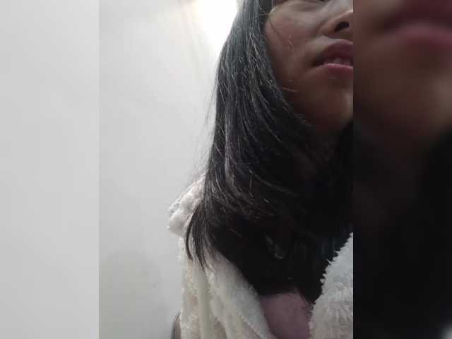 Selinababy99's BongaCams show and profile