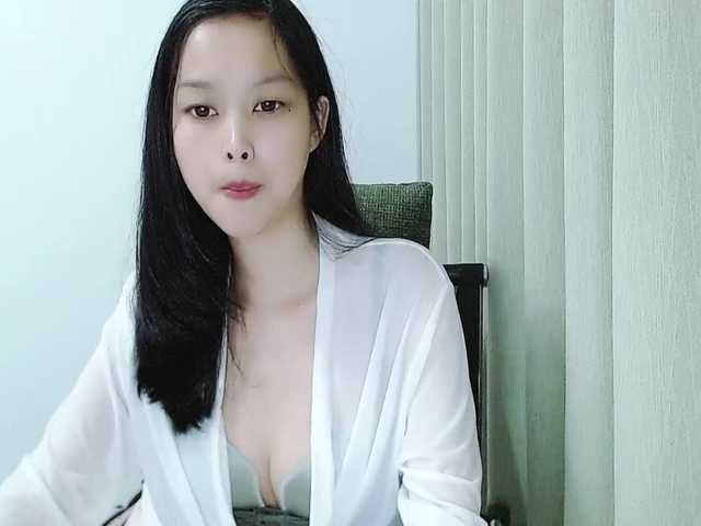 Selinababy99's BongaCams show and profile