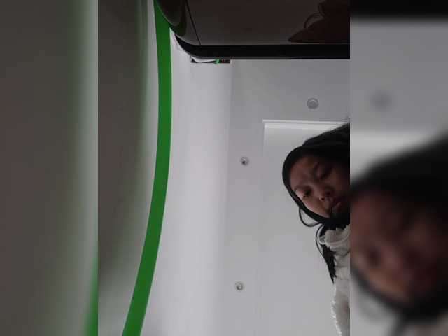 Selinababy99's BongaCams show and profile