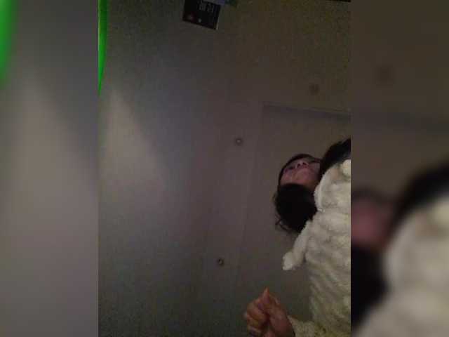 Selinababy99's BongaCams show and profile