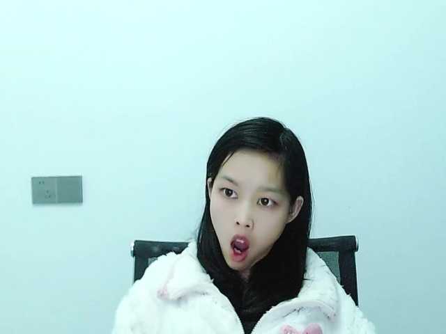 Selinababy99's BongaCams show and profile