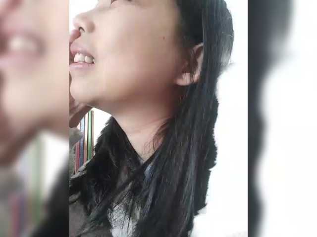 Selinababy99's BongaCams show and profile