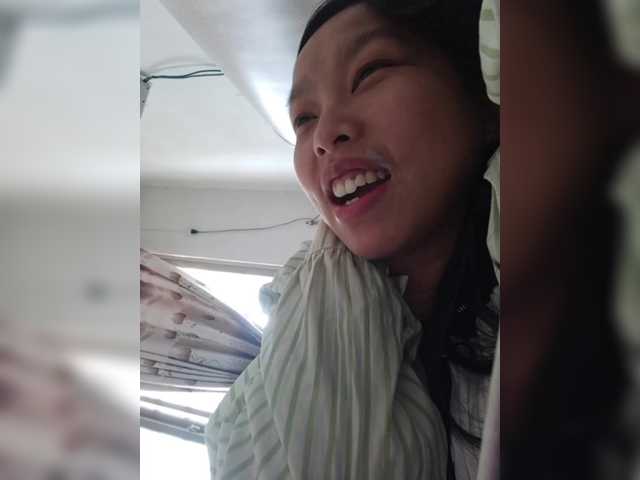 Selinababy99's BongaCams show and profile