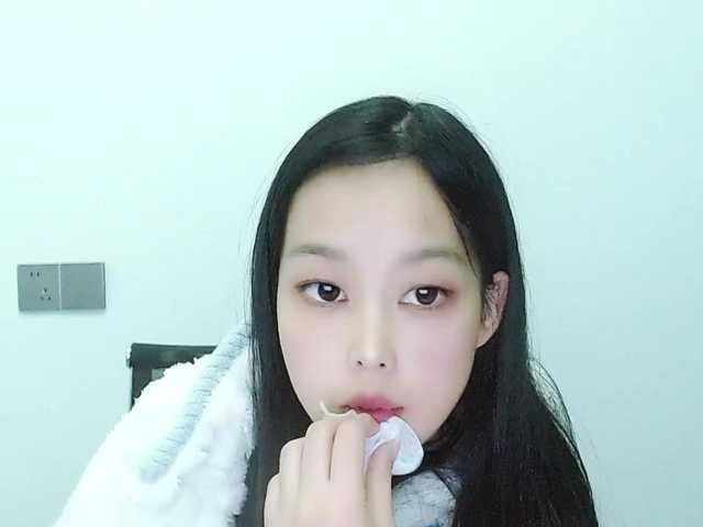 Selinababy99's BongaCams show and profile