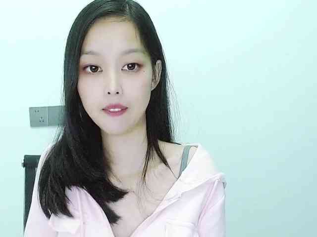 Selinababy99 Live Webcam on BongaCams