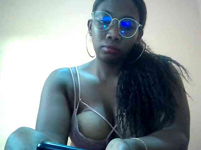 vanesslove Live Webcam on BongaCams