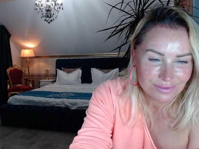 rossalinda webcam bongacams model stream image