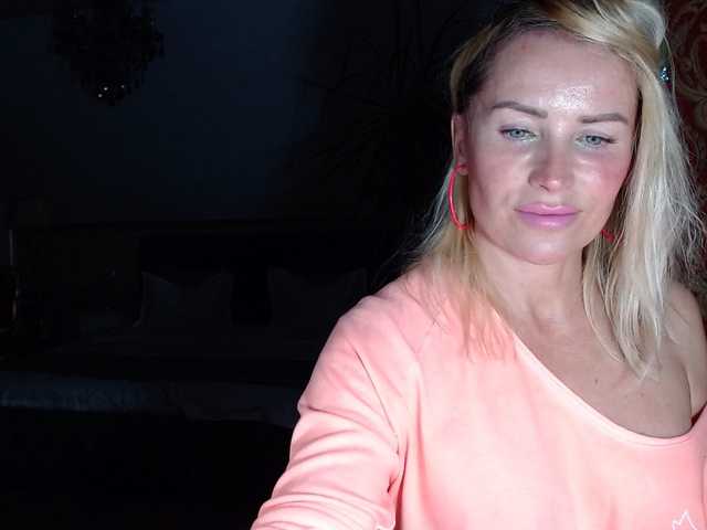 rossalinda's BongaCams show and profile