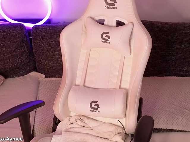 AlexaAimee's BongaCams show and profile