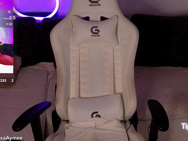 AlexaAimee's BongaCams show and profile