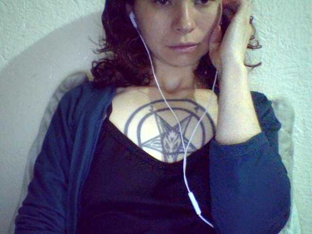 Celena980's BongaCams show and profile