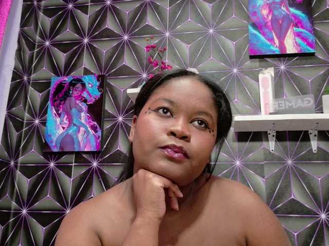 CannelleX's BongaCams show and profile