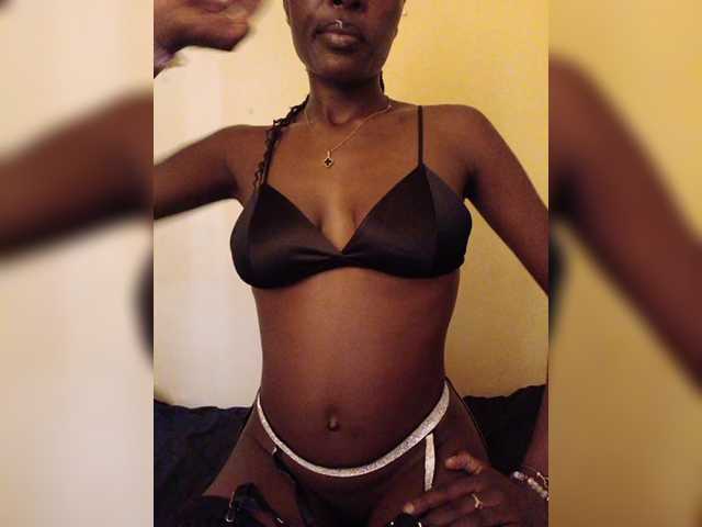 Jade008's BongaCams show and profile