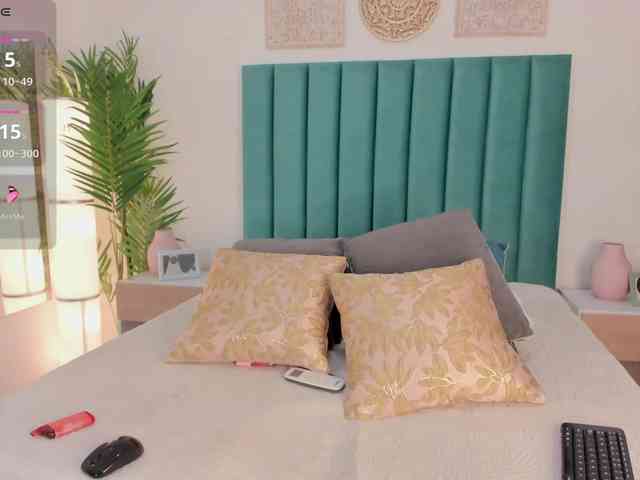 Aluna-Sweet webcam