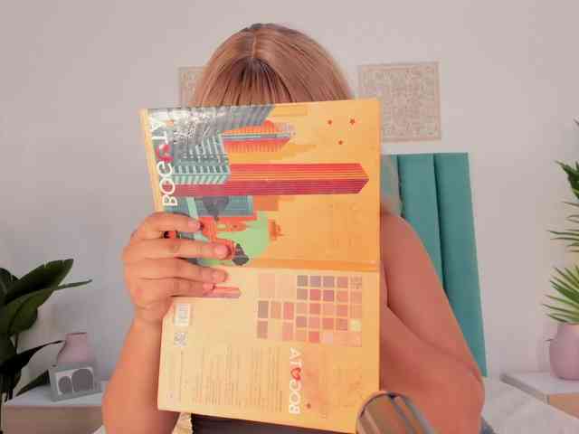 Aluna-Sweet webcam
