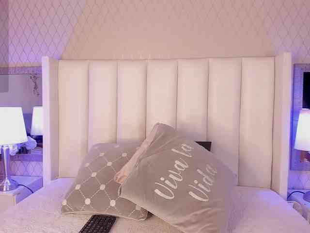 Aluna-Sweet webcam