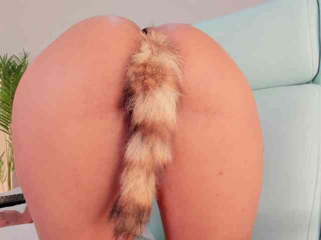Aluna-Sweet webcam