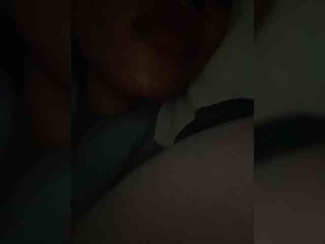 Aluna-Sweet webcam