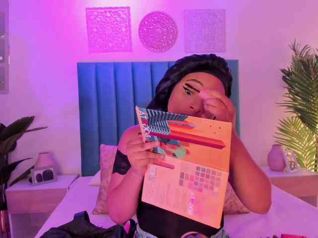 Aluna-Sweet webcam