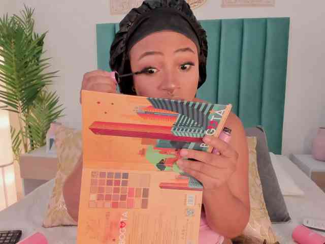 Aluna-Sweet webcam