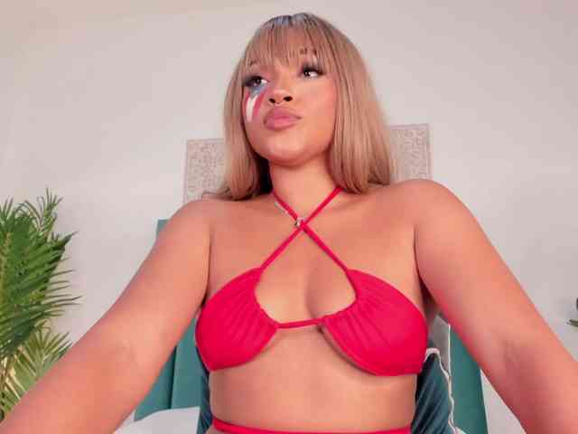 Aluna-Sweet webcam