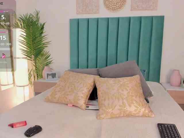 Aluna-Sweet webcam