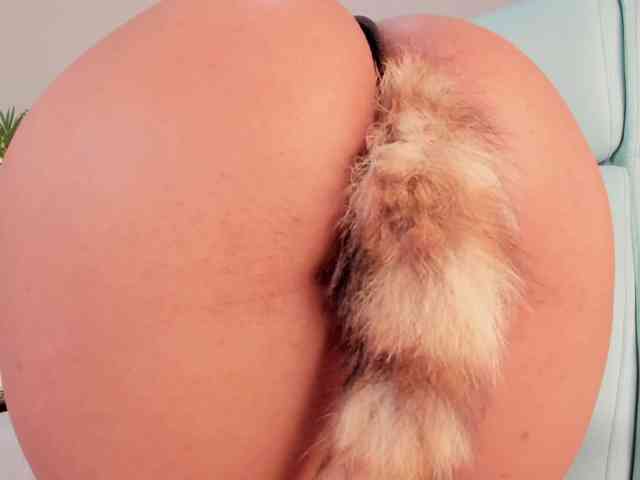 Aluna-Sweet webcam