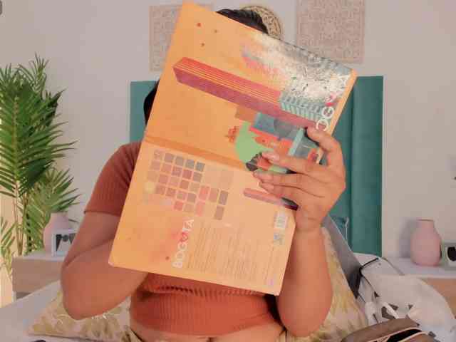 Aluna-Sweet webcam