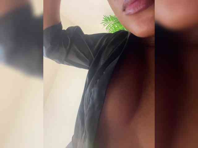 Aluna-Sweet webcam