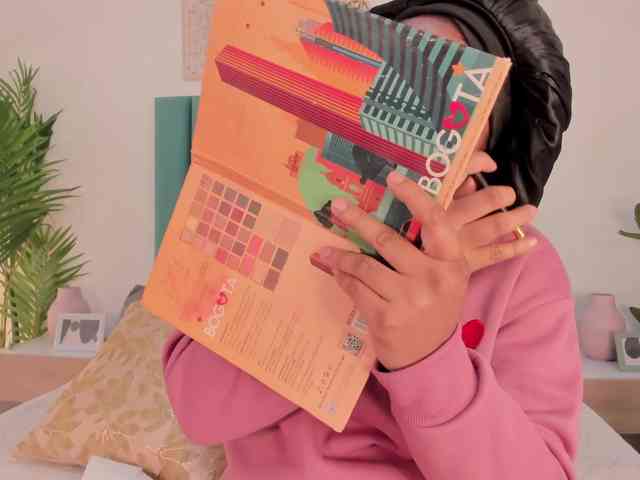 Aluna-Sweet webcam